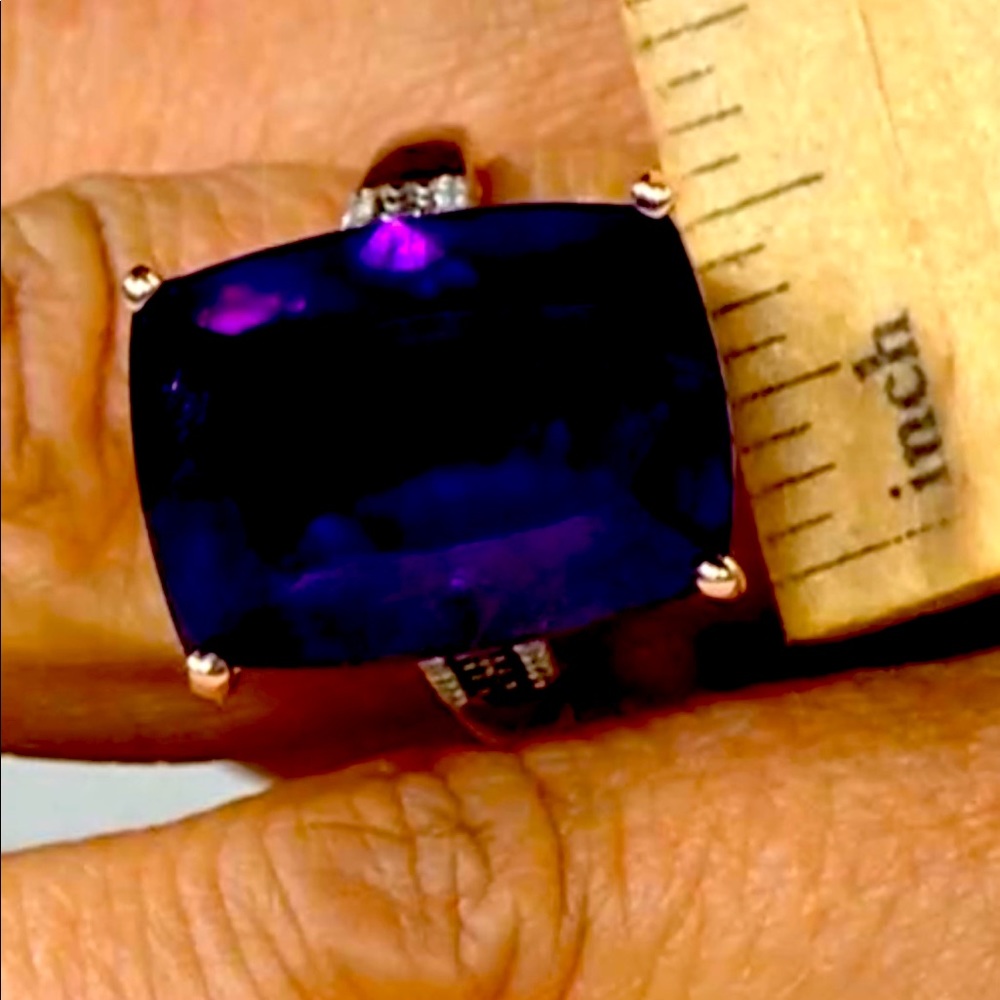 Beautiful Amethyst Ring - Picture 7 of 10